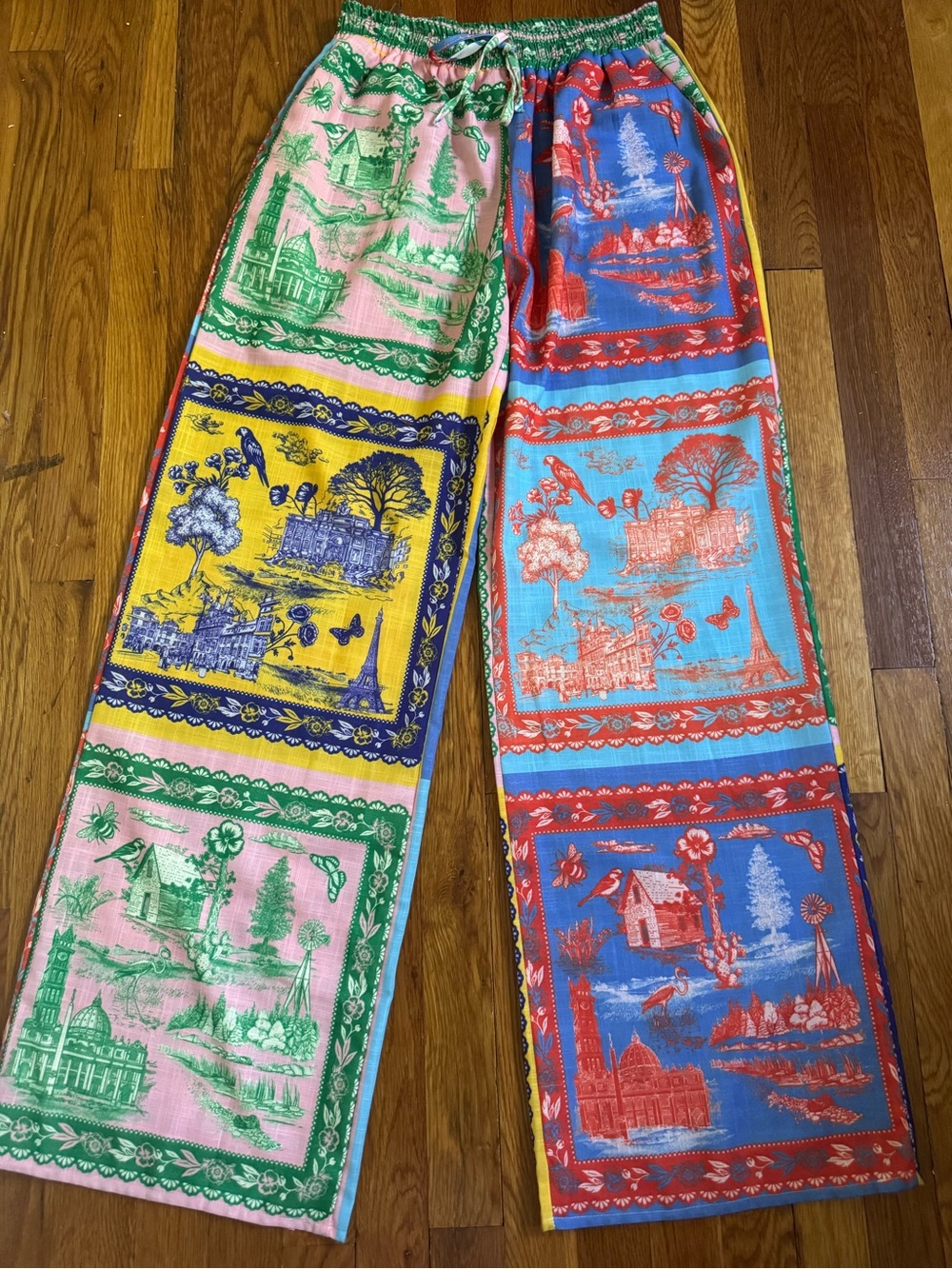 Woman Multicolor Scenic Wide Leg Pants, Size Small- Unbranded